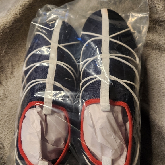 Shoes - Picture 5 of 7